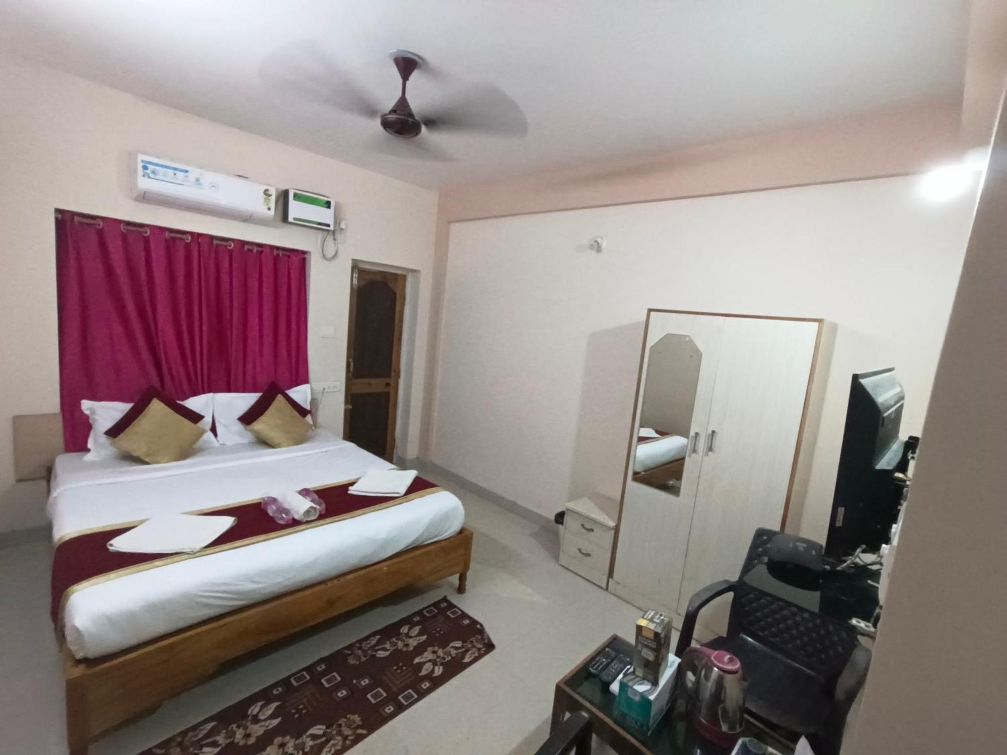 Hotel Bay Beach Inn Пури Екстериор снимка