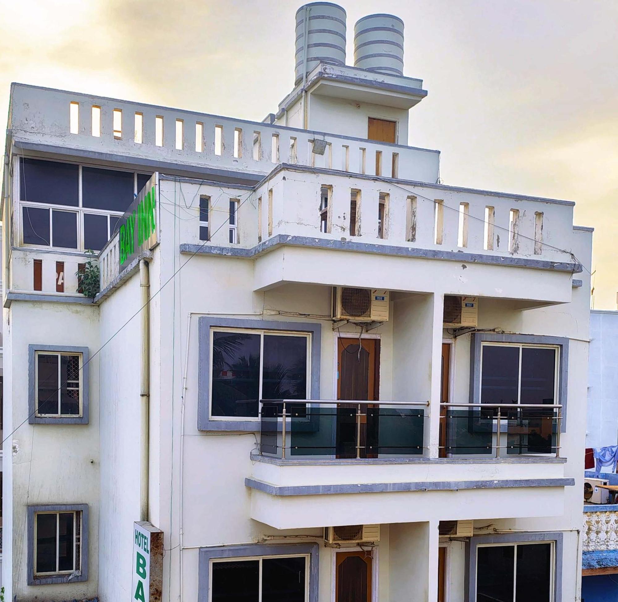 Hotel Bay Beach Inn Пури Екстериор снимка